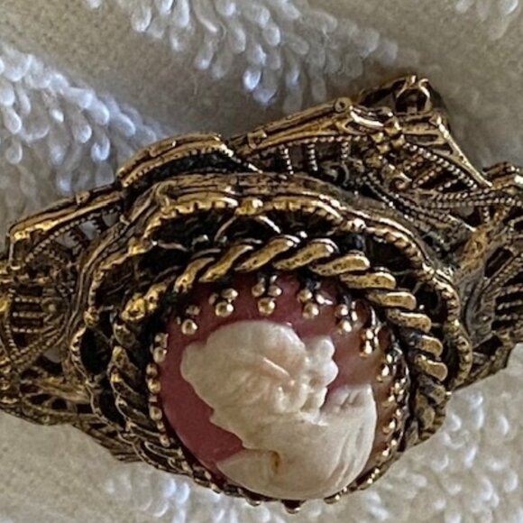 Vintage SHELL CAMEO Victorian BROOCH ~ 3-layer ANTIQUED GOLD FILIGREE Setting - Picture 6 of 8